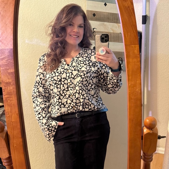 Meet your Posher, Ashley - Picture 2 of 5